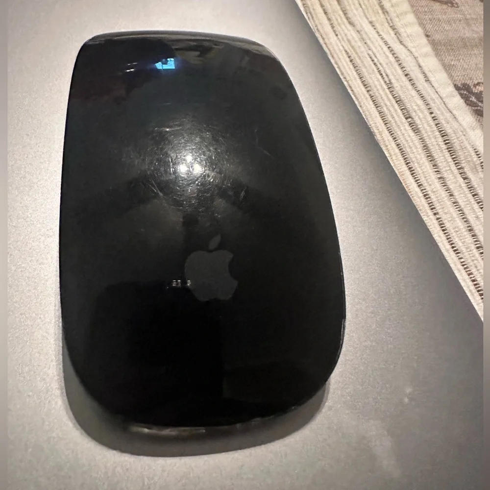 Bluetooth Apple Mouse.